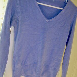 LADIES SIZE SMALL BLUE V-NECK SWEATER-PULL ON-HARDLY WORN
